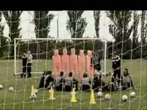 Pourquoi cette pub fait honneur au foot ? The Guardian / Italie