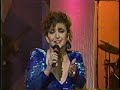 Angelica Maria cantando popurri de los 60s
