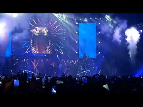 Maradona presente en el recital de Maluma en Nápoles (VIDEO)