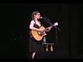 Lisa Loeb performing Taffy
