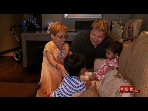 Little Will Meets His Sister Zoey | The Little Couple