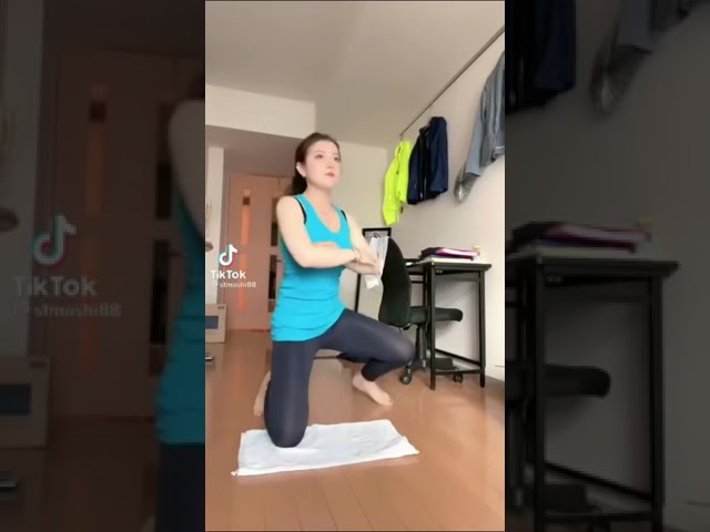 【ポロリ】モロみえ?