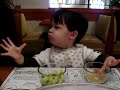 Diego pointing to his 5 senses/ apuntado a sus 5 sentidos