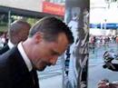 Viggo signs autographs at TIFF \ Viggo signs autographs at TIFF \