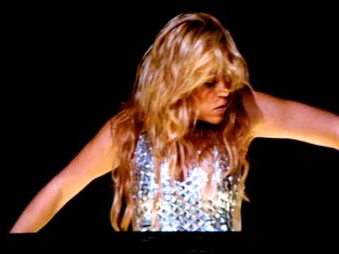Shakira cantó un tema de Metallica en un concierto