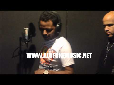 Magazine - ALOFOKE RADIO SHOW por Power 103.7 FM de Lunes a Viernes 9 pm a 11 pm Escuchanos online en http://alofokeradio.com.