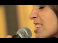 Music video by La Oreja de Van Gogh performing La Niña Que Llora En Tus Fiestas (Version Estudio). (C)2011 Sony Music Entertainment España, SL