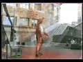 promo video of lee hayes, street performer in the crate show