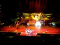 videos de Lauri Ylönen on stage togher with Alice Cooper and The Scorpoins.