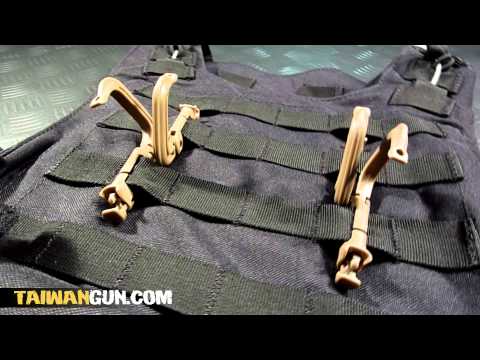 how to fasten vest