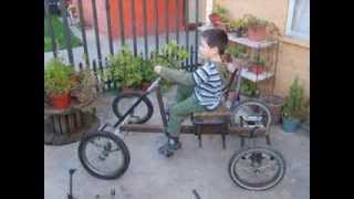 Auto a pedales hecho en casa. (Home made pedal car)
