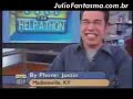 Apresentador arrota e começa a rir sem para Apresentador arrota e começa a rir sem para