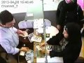 زنان کف زن و سارق در یکی از صرافیهای تبریز.wmv‎ - YouTube