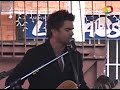 Juanes le canta a los soldados heridos