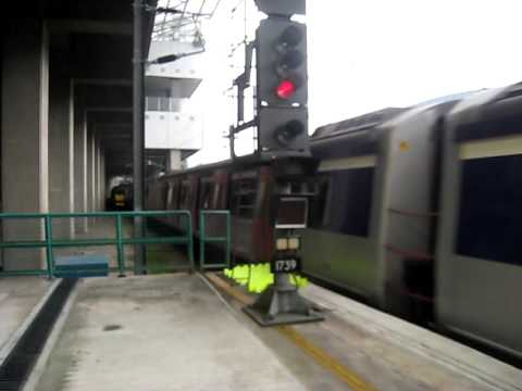 港鐵(前九鐵)MLR列南駛入馬場(車)站
