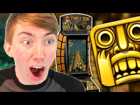 machine - My wristband things » http://lonnie.me/merch Lonnie plays Temple Run (The arcade machine based on the popular iOS game / app also just called