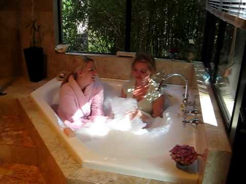 sisters bath