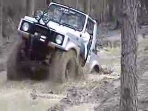 Suzuki Samurai Off-Road