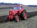 videos de MTZ-80 plowing