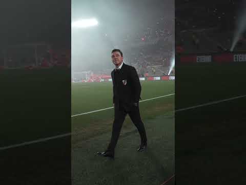 Una noche especial | Muñeco Eterno 