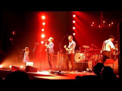 zénith - Concert des Lumineers au Zénith de Paris, le 17 novembre 2013 - Submarines @0:00 - Ain't Nobody's Problem @0:20 - Ho Hey @0:40 - Classy Girls - Dead Sea @1:1...