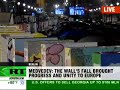 Berlusconi dorme durante le celebrazioni per la caduta del muro di Berlino (9.11.09)