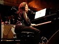 Linda Gail Lewis: Jambalaya & Dark and lonely road (Paradiso Amsterdam 25-11-2009)