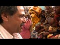 www.unicef.it Marzio Babille, Rappresentante UNICEF in Ciad, ci illustra e ci mostra l'intervento dell'UNICEF per combattere la malnutrizione nella grande regione Kanem, la più colpita del paese. L'aspettativa di vita dei bambini del Ciad dipende dalla presa in carico dei bambini malnutriti e dalla continuità dell'approvviggionamento e della distribuzione di nuovi prodotti, come il plumpynut, alimento terapeutico ad alta concentrazione calorica e di minerali.
