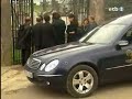 el cobrador del bar en un funeral