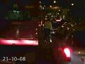 videos de Cyclist squashed between car and bus, 21-10-08