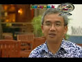 February 2006The small Thai town of Pattani has gone to the birds -- literally. The town's economy is booming after residents started collecting bird saliva. Sea Swift nests, used to make birds' nest soup and made from hardened saliva, sell for $2,000 a kg. A few years ago, the birds inexplicably started colonising Pattani. Now, all the residents have got in on the act. As one resident states: 