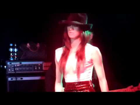 Live Music Show - Nomi Ruiz