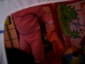 jugando en la casita