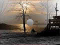 pop�u nalan'?n katletti?i eser... herkes haddini bilmeli, bitanesi tanju baban?n ?ark?lar?n? katleder, bir di?eri pa?an?nkileri nedir bu yahu!

ak?am olur gizli gizli a?lar?m 
kaderin dilinden iyi anlar?m 
keder �?�tmekle ge�ti y?llar?m 
beni de?irmende ta?a d�nd�rd�n... 

nefes alsam bile �l� gibiyim 
akl?m ba??mda yok deli gibiyim 
suya d�?m�? s�?�t dal? gibiyim 
yerimi yurdumu d�?e d�nd�rd�n... 

bir g�n buraday?m bir g�n s?lada! 
g�nl�m� g��ebe ku?a d�nd�rd�n 
�ok ?�k�r gurbeti bitirdim derken 
yolumu yeniden ba?a d�nd�rd�n... 

lanet olsun sana ey zalim felek 
�mr�m� �ark?nda bo?a d�nd�rd�n!