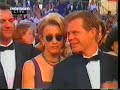 felicity huffman + william h. macy @ the red carpet of the oscars 1997. watch an at that time newly engaged and very cuuute muffman couple. 
credit: necame @ felicity-huffman.com
download: http://www.megaupload.com/?d=fekrfd7v