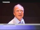 reportage du journal t�l�vis� de tv5 monde � propos de la pianiste fran�aise lise de la salle � la suite de son concert � l'auditorium du louvre � paris.