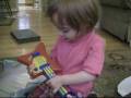 videos de Madeleine rocks out with her new Guitar