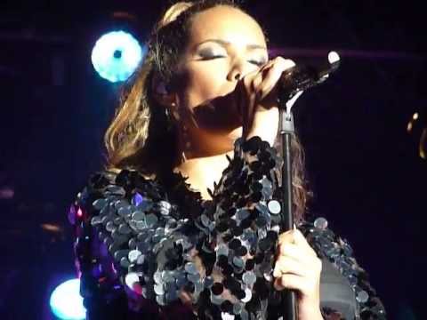Leona Lewis – Diamonds (Rihanna Cover) – Kew Gardens 13/07/13