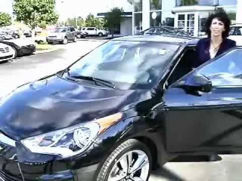 2012 Hyundai Veloster – Expert Car Review by Lauren Fix