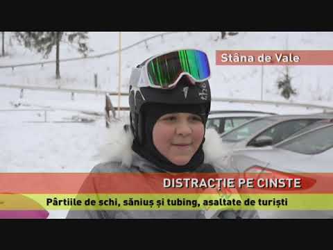 Stâna de Vale: pârtiile de schi, săniuș și tubing, asaltate de turiști