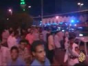 تقرير : سمير عمرتاريخ بث التقرير : 28/9/2008اندلعت النيران في أجزاء من مبنى المسرح القومي المصري وهو اكبر واقدم مسارح مصر. وأفاد مراسل الجزيرة أن القاعة الرئيسية قد دمرت بالكامل، كما دمرت غرف الممثلين والإكسسوارات والأزياء في المسرح الذي تأسس عام الف وتسعمائة وواحد وعشرين. وقد نقل مراسلنا عن وزير الثقافة المصري فاروق حسني انه تمت السيطرة على الحريق، الذي أرجع الوزير سببه الى ماس كهربائي. ويأتي الحادث بعد اسابيع فقط من اندلاع حريق التهم مباني تابعة لمجلسي الشورى والشعب في القاهرة