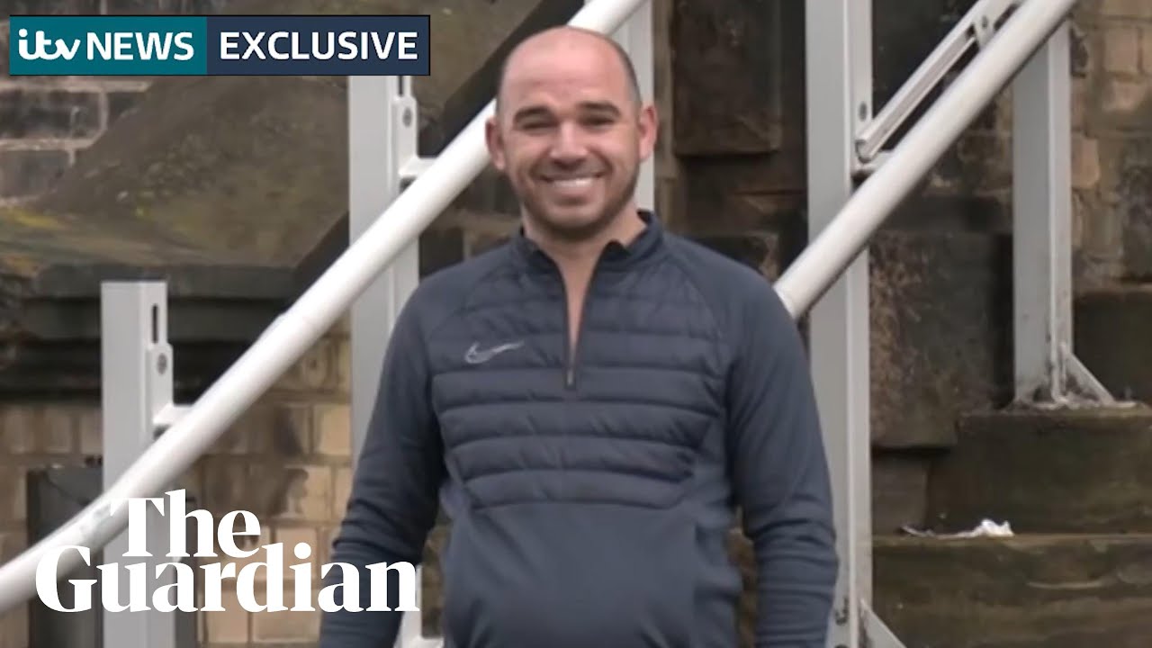 Moment mistakenly released prisoner Billy Smith hands himself in