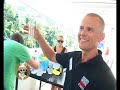 Phuket - Freepour stationen Vi använder oss freepouring i vår kursplan vilket innebär att du lär dig átt hälla exakta cl mått på frihand och detta gör att du kan jobba snabbare, effektivare och snyggare som bartender. Denna film är från vår skola på Kos.