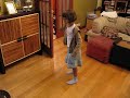 Дуся играет в теннис на Wii Nintendo