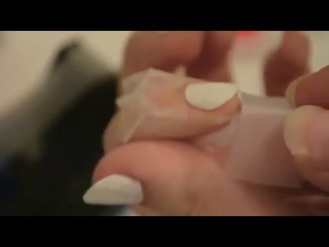 how to do a paint splatter on nails
