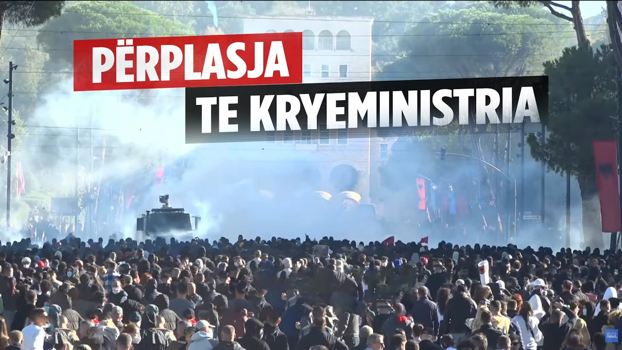 S’ka të ndalur në Tiranë, policia përdor ujë dhe gaz lotsjellës ndaj protestuesve (LIVE)