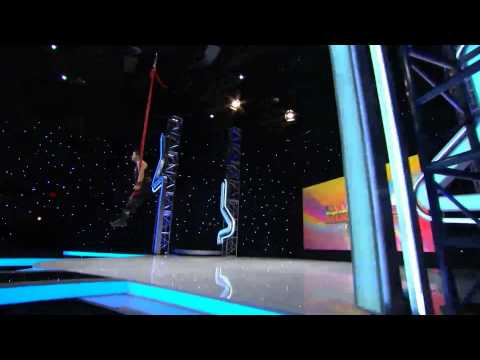Emiliano Gallardo Acrobata Danza Aerea - Thumbnail