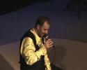 Wim Beugel zingt \"Every time we say goodbye\"