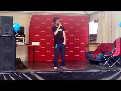 Rapper Momo - Rapper tragen Schuhe - Görlitz Marienpl ...