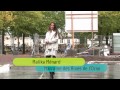 malika menard, marraine du projet des rives de l'orne, pr�sente le chantier et interviewe philippe duron, maire de caen.